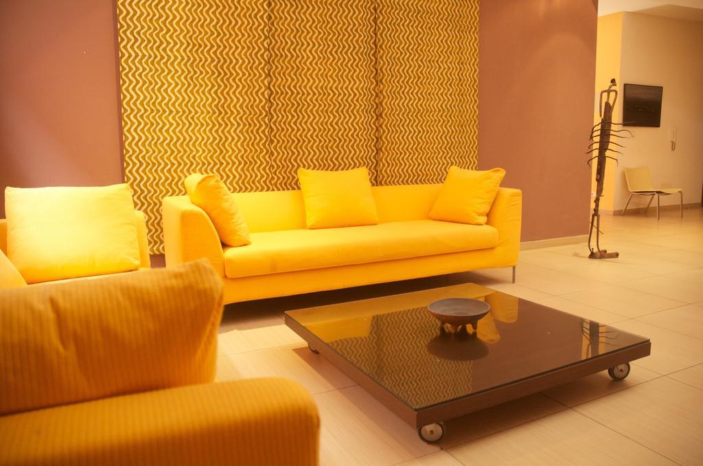 Hotel Maison Rouge Cotonou Buitenkant foto