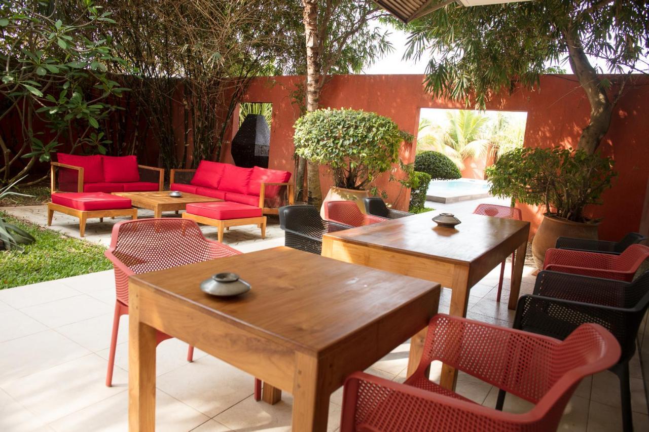Hotel Maison Rouge Cotonou Buitenkant foto