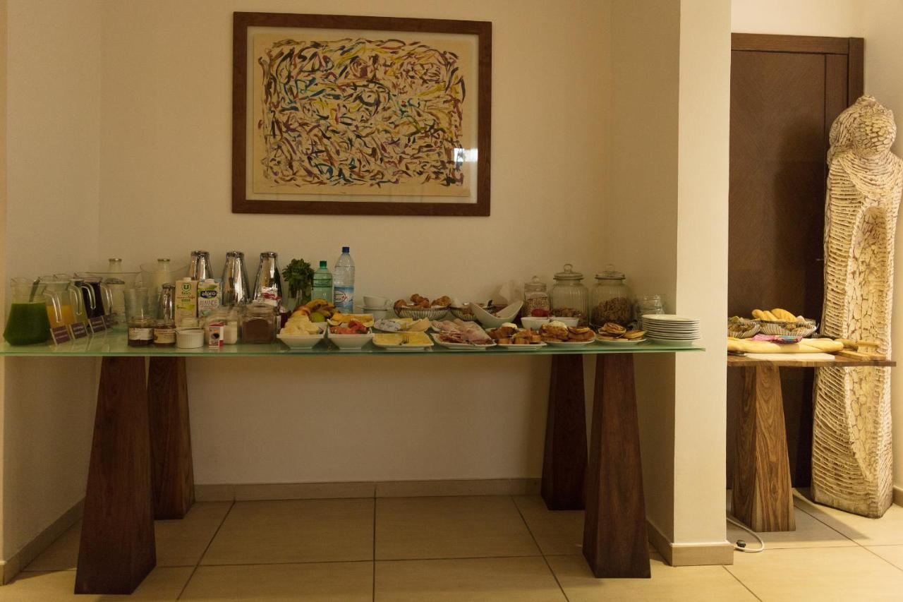 Hotel Maison Rouge Cotonou Buitenkant foto