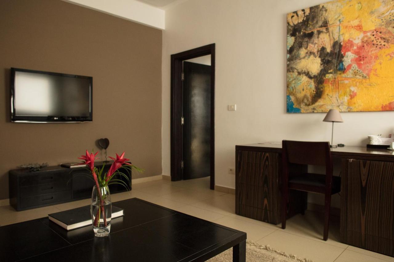 Hotel Maison Rouge Cotonou Buitenkant foto